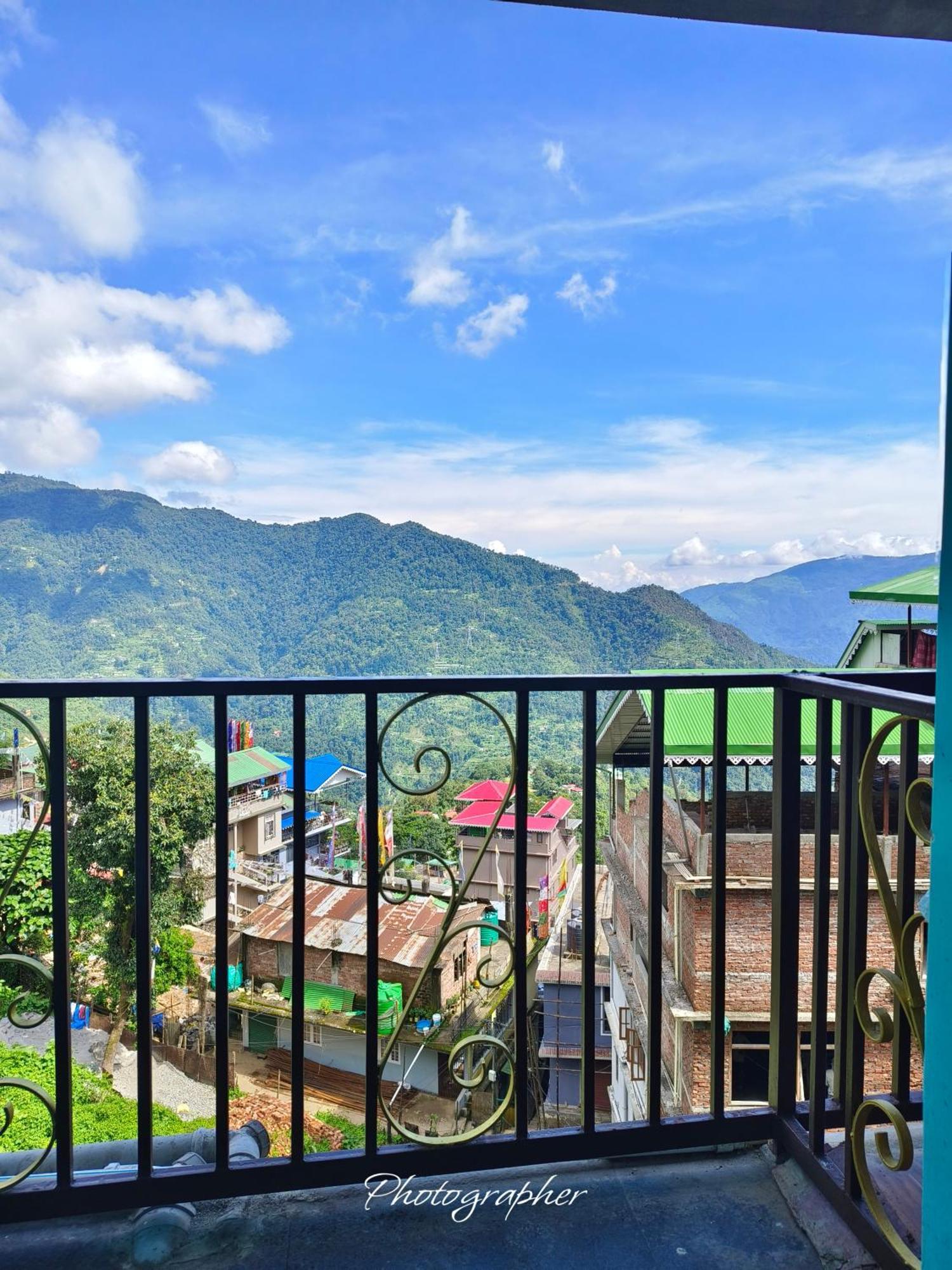 Sharthi Homestay And Lodging Namchi Bagian luar foto